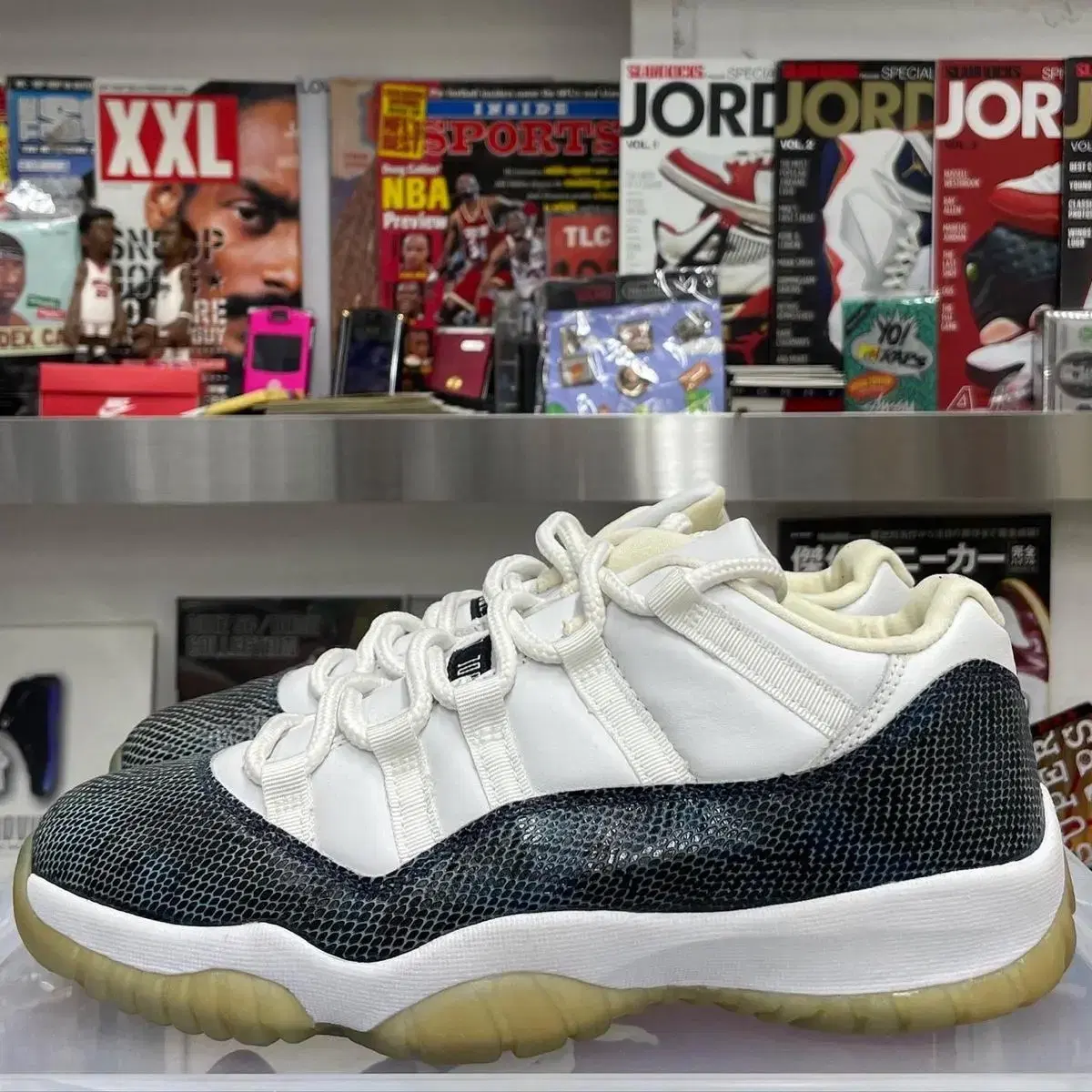 조던11 로우 남뱀 jordan11 low 2001